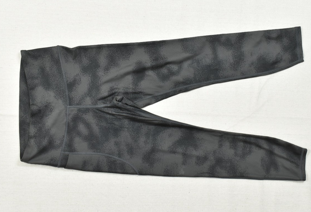 Under Armour HeatGear Compression Leggings Womens Medium Black Gray Camo Print G